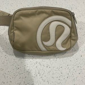 Lululemon belt bag with logo